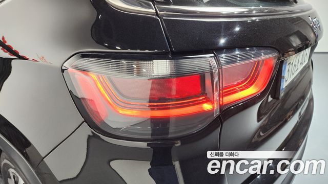 Jeep Compass 2022 — photo 9