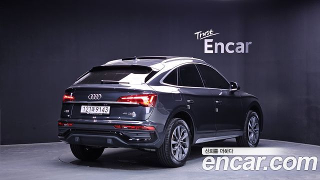 Audi Q5 2023 — photo 2