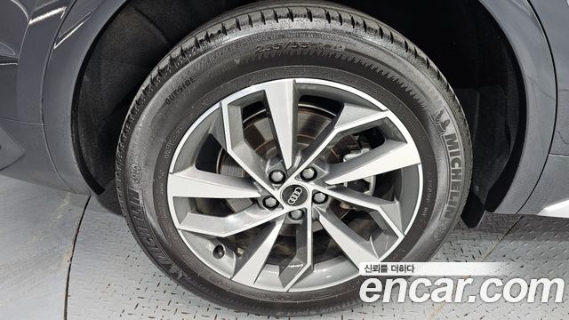 Audi Q5 2023 — photo 5