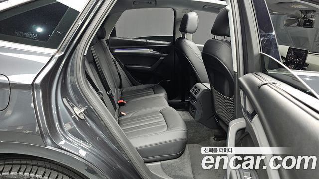 Audi Q5 2023 — photo 17