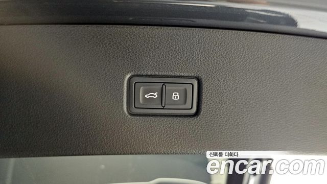 Audi Q5 2023 — photo 31