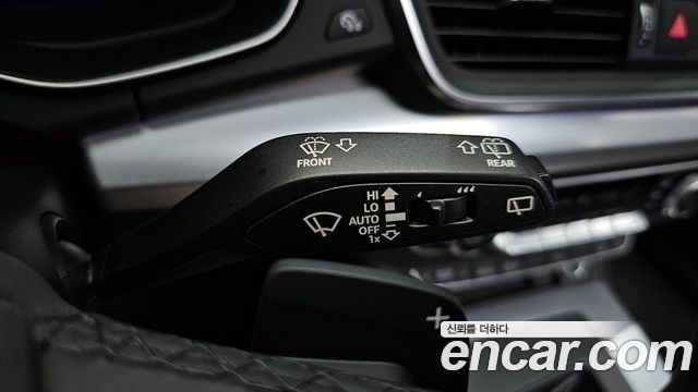 Audi Q5 2023 — photo 35