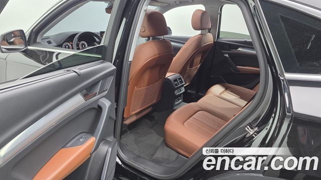 Audi Q5 2023 — photo 17