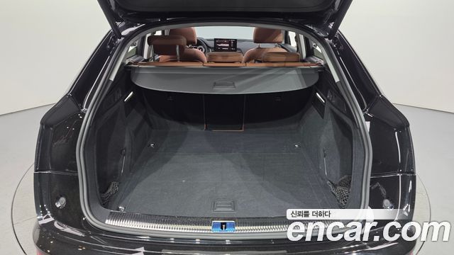 Audi Q5 2023 — photo 25