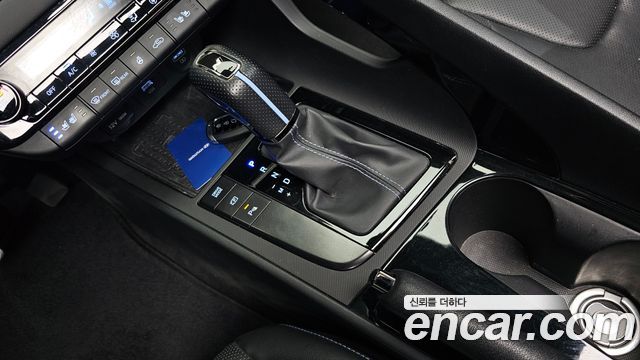 Hyundai AVANTE 2022 — photo 12