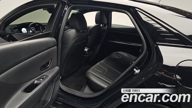 Hyundai AVANTE 2022 — photo 17