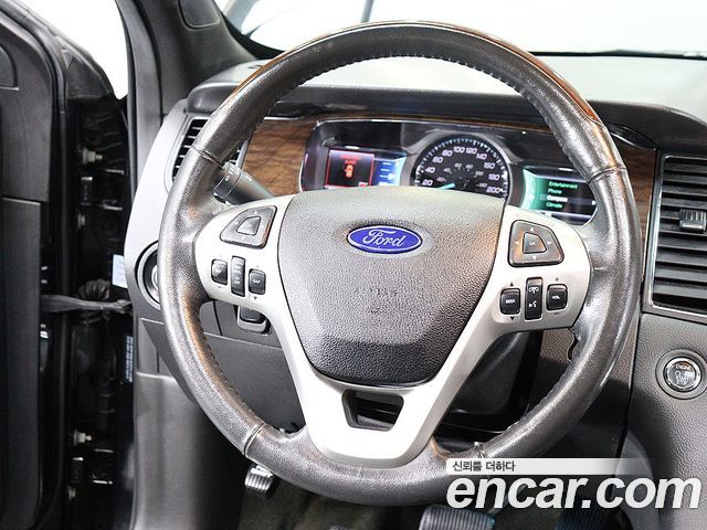 Ford Taurus 2013 — photo 16