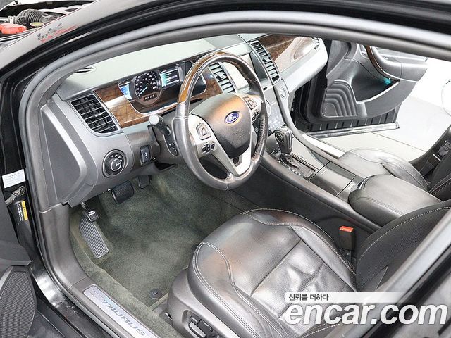 Ford Taurus 2013 — photo 18