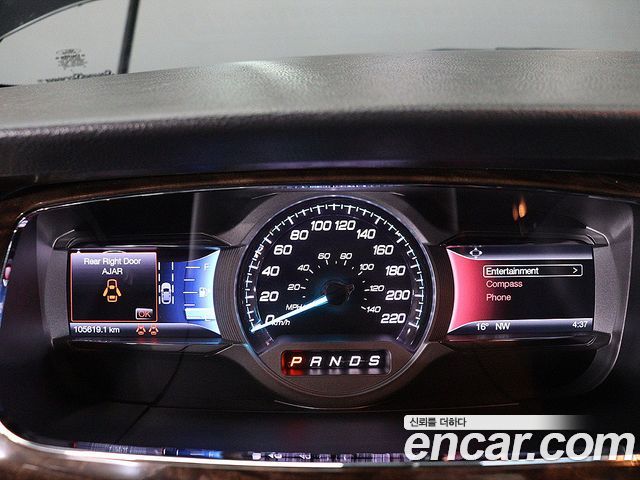 Ford Taurus 2016 — photo 7