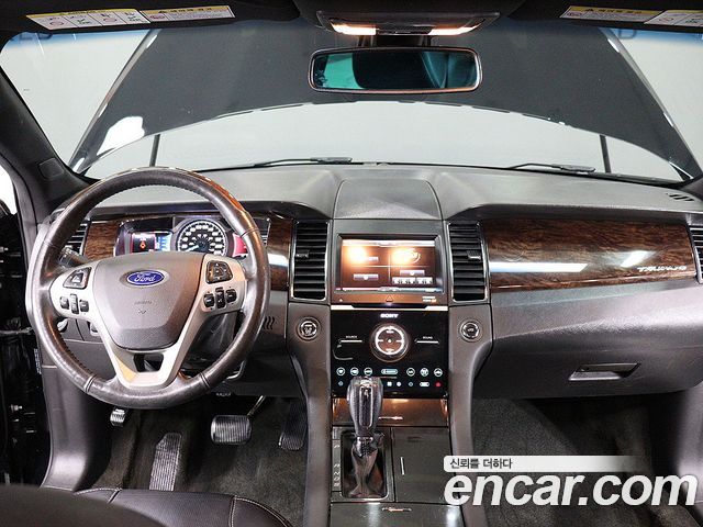 Ford Taurus 2016 — photo 16