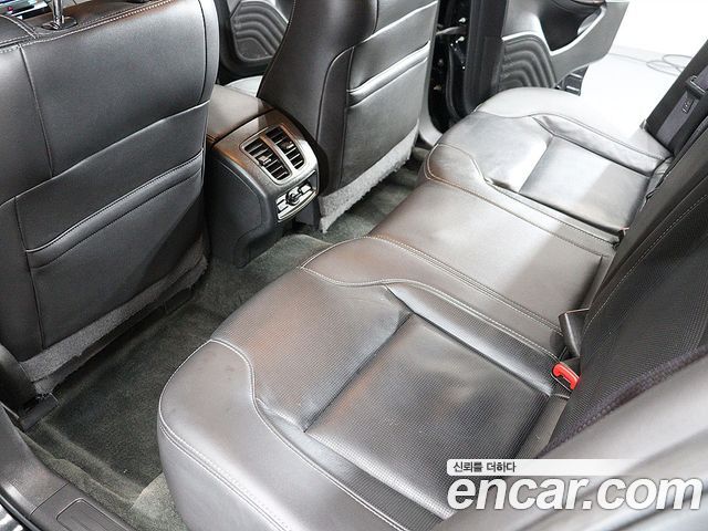 Ford Taurus 2016 — photo 18