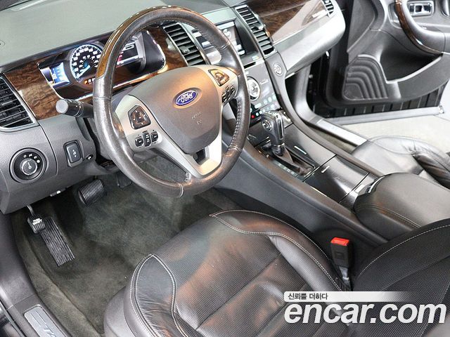 Ford Taurus 2016 — photo 19