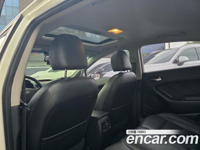 Kia K3 2015 — photo 13