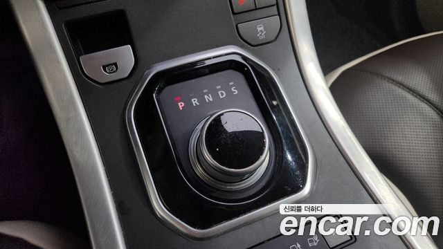 Land Rover Range Rover Evoque 2016 — photo 9