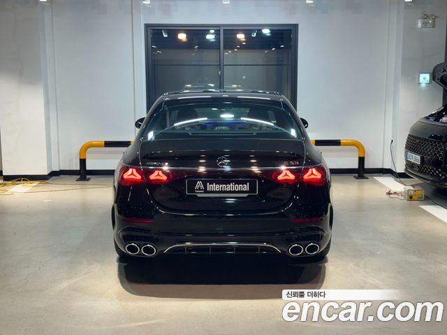 Mercedes-Benz E-Class 2026 — photo 3