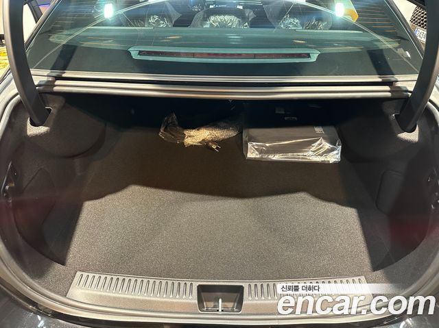 Mercedes-Benz E-Class 2026 — photo 18