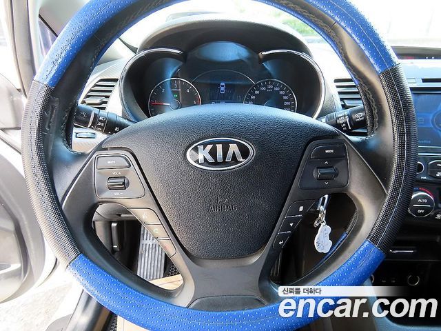 Kia K3 2014 — photo 8