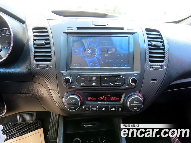 Kia K3 2014 — photo 13