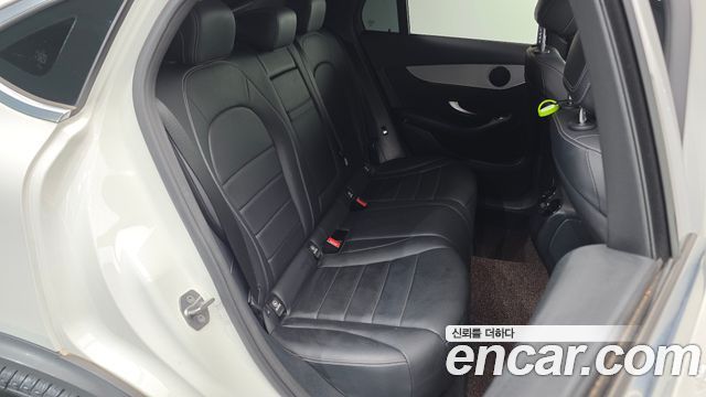 Mercedes-Benz GLC-Class 2018 — photo 11