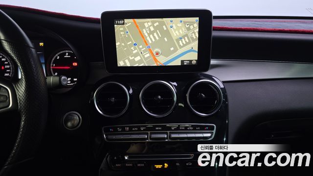 Mercedes-Benz GLC-Class 2018 — photo 13