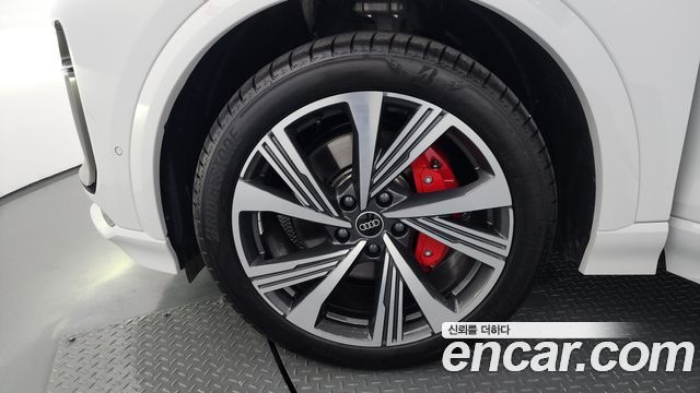 Audi SQ6 e-tron 2025 — photo 5
