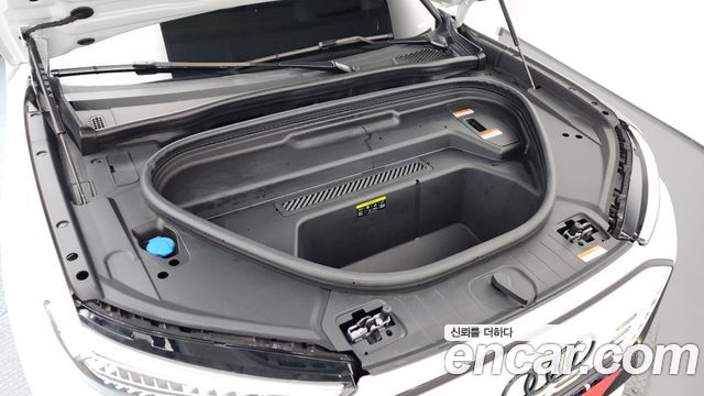 Audi SQ6 e-tron 2025 — photo 6