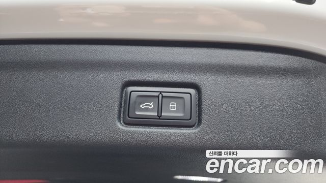 Audi SQ6 e-tron 2025 — photo 24