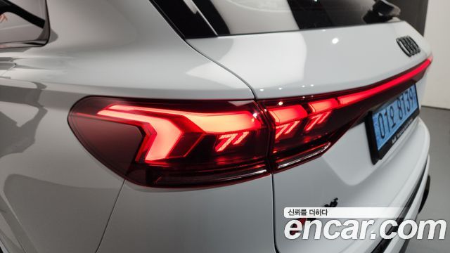 Audi SQ6 e-tron 2025 — photo 9