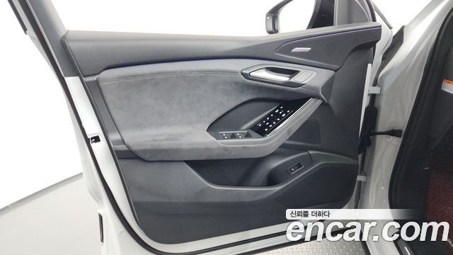 Audi SQ6 e-tron 2025 — photo 14