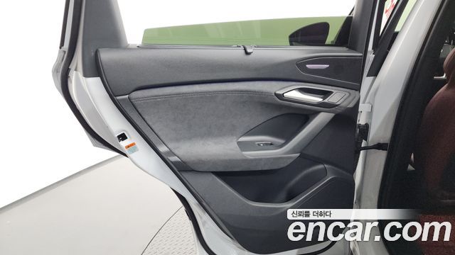 Audi SQ6 e-tron 2025 — photo 15