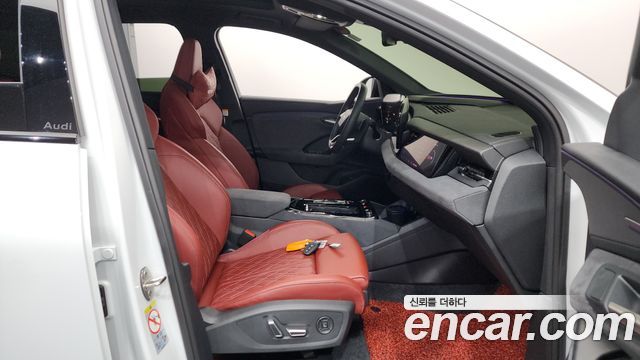 Audi SQ6 e-tron 2025 — photo 16