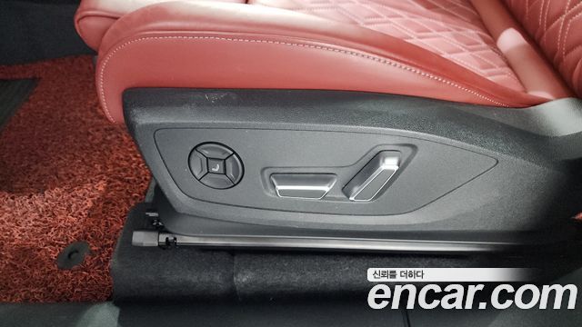 Audi SQ6 e-tron 2025 — photo 34