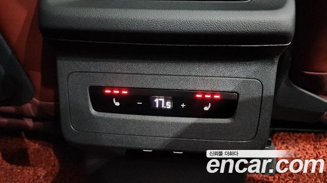 Audi SQ6 e-tron 2025 — photo 41