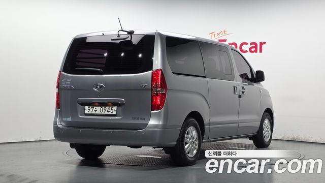 Hyundai Starex 2019 — photo 2