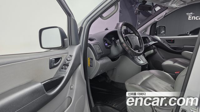 Hyundai Starex 2019 — photo 13