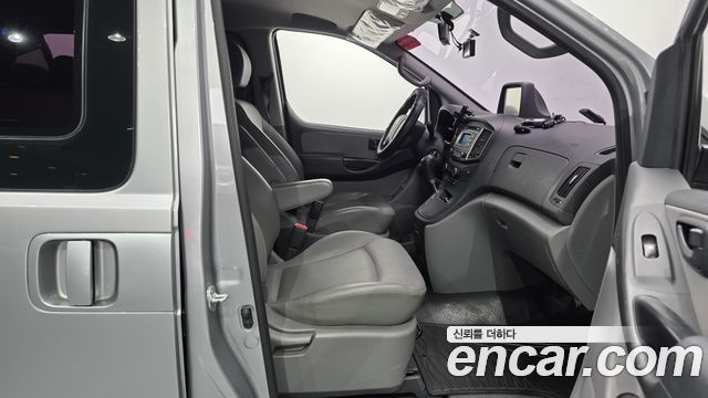 Hyundai Starex 2019 — photo 17