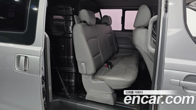 Hyundai Starex 2019 — photo 18