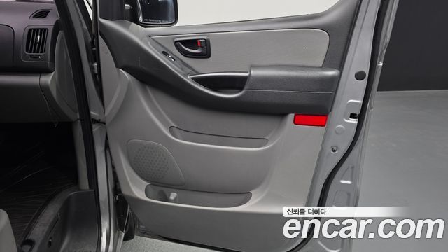 Hyundai Starex 2019 — photo 15