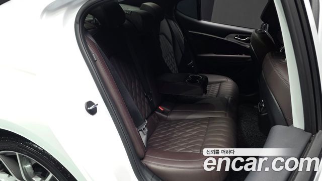 Genesis G70 2023 — photo 11