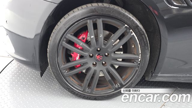 Maserati Quattroporte 2017 — photo 5