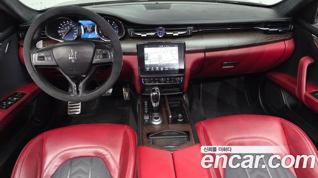 Maserati Quattroporte 2017 — photo 10