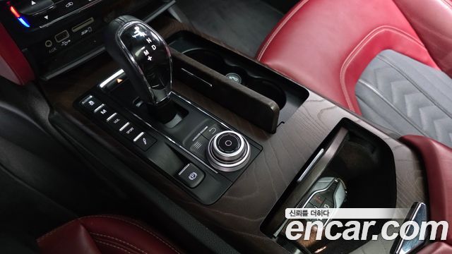 Maserati Quattroporte 2017 — photo 12