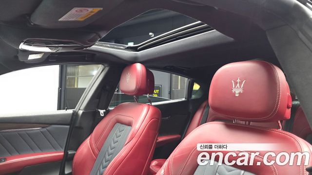 Maserati Quattroporte 2017 — photo 24