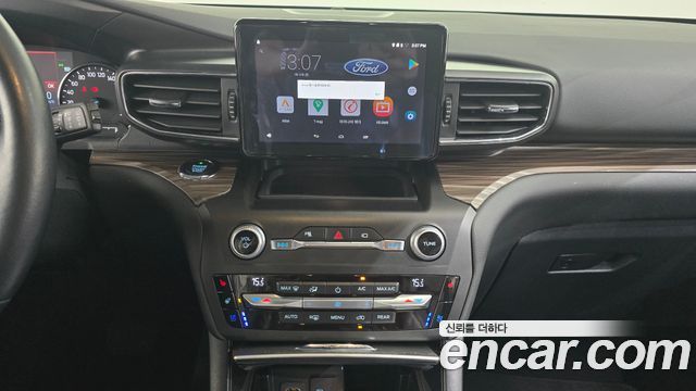 Ford Explorer 2020 — photo 13