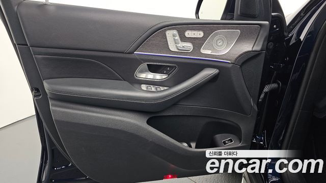 Mercedes-Benz GLS-Class 2021 — photo 14
