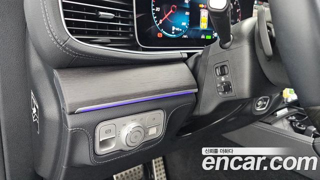 Mercedes-Benz GLS-Class 2021 — photo 29