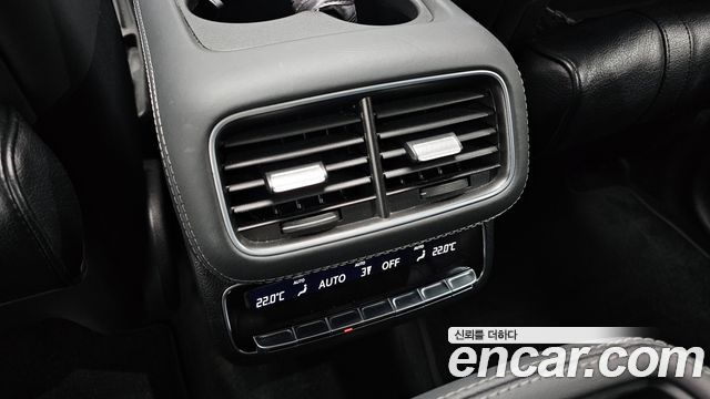 Mercedes-Benz GLS-Class 2021 — photo 31