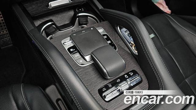 Mercedes-Benz GLS-Class 2021 — photo 32