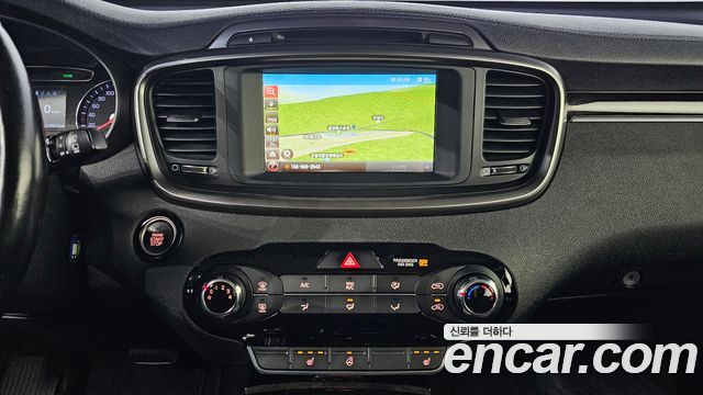 Kia Sorento 2016 — photo 16