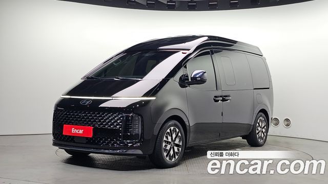 Hyundai Staria 2025 — photo 1